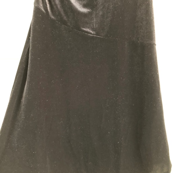 SOLD Vintage Nan Black Velvet Dress - Picture 7 of 8